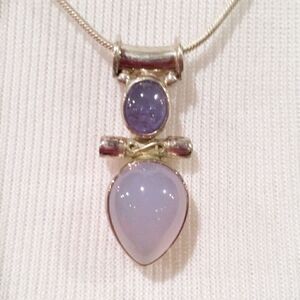 𝅺sajen Offerings sterling silver chalcedony pendant
